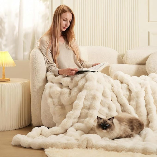 🍂Fall sale – 50% off!🛏️Thick plush blanket with rabbit motif and milk velour cover🫧Snuggle up in ultimate comfort
