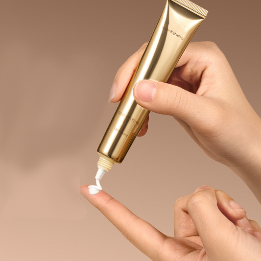 Aufhellende Essenz-Tönungscreme Tube